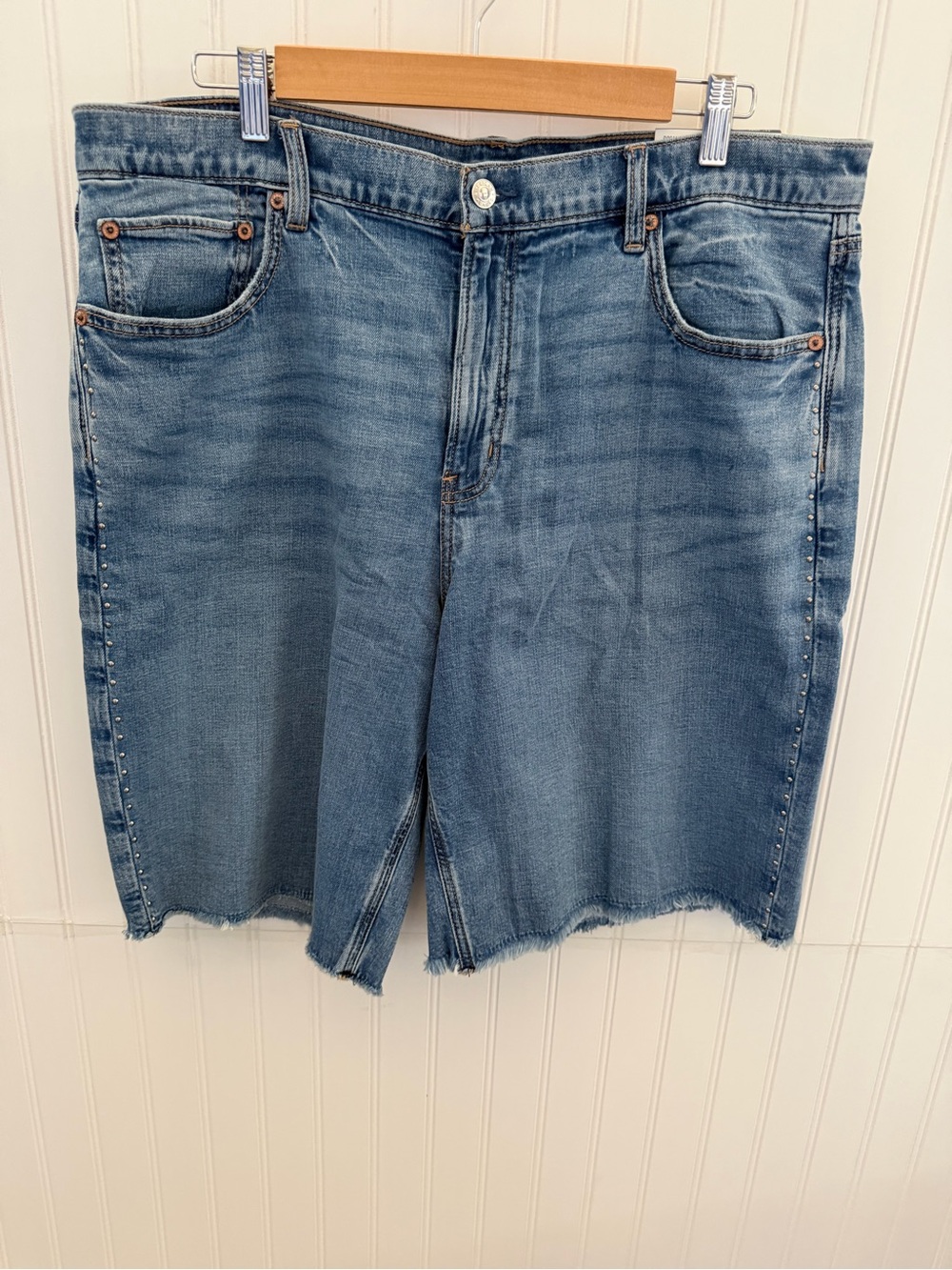 American Eagle 11" Dreamy Drape Low-Rise Jorts Size 16 33W